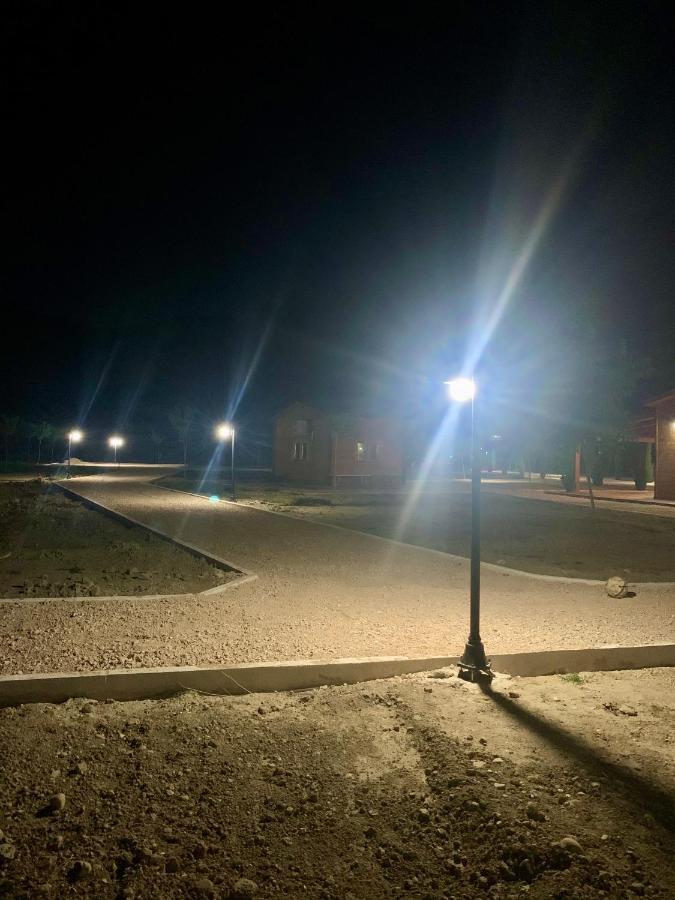 Granja Escuela Con Bungalows San Martín de la Vega Екстериор снимка